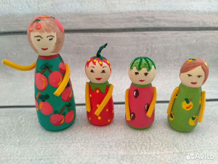 Куколки деревянные
