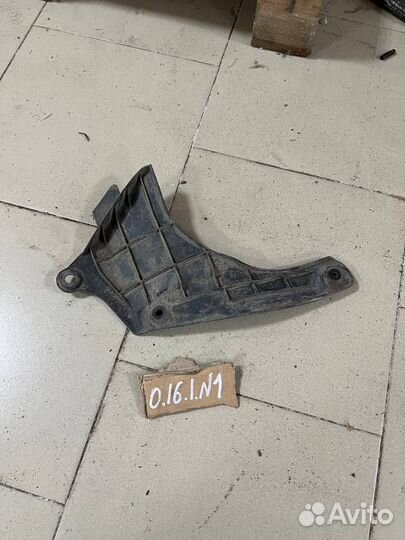 Уплотнитель кузова передний левый Lexus Rx350