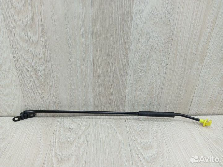 Упор капота Hyundai Solaris 2