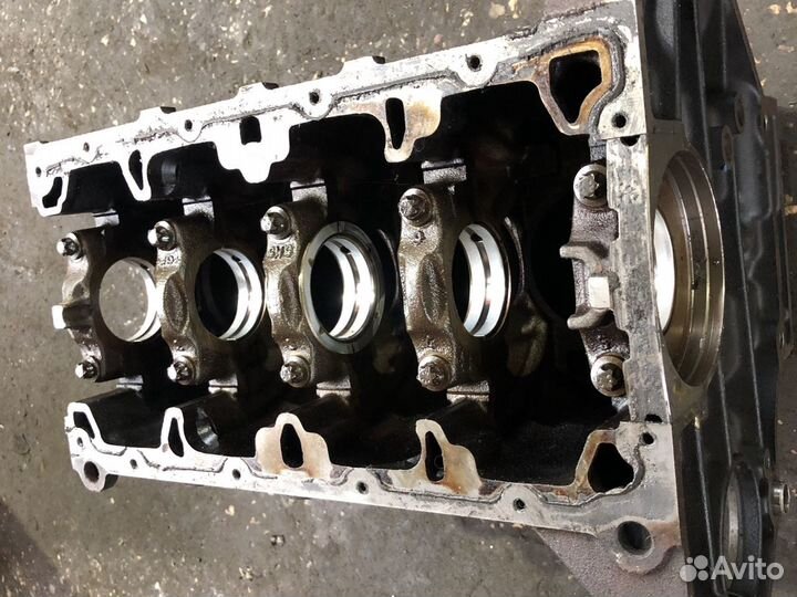 Блок цилиндров Opel Astra H Z16XEP