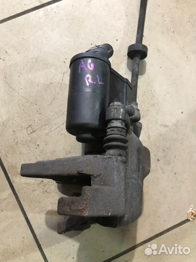 Суппорт задний левый Audi A6 AUK 2006