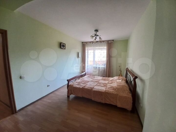 4-к. квартира, 118 м², 3/9 эт.