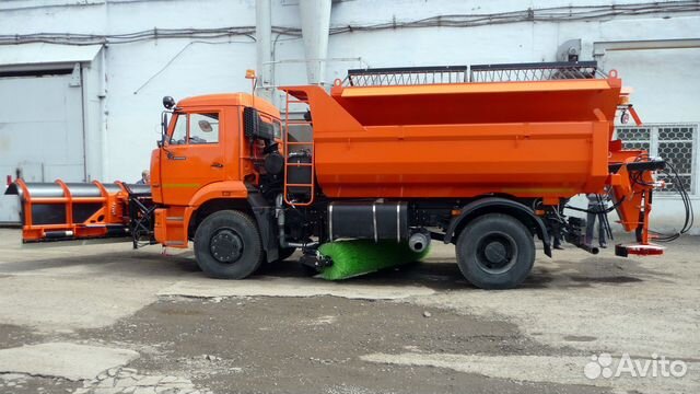 Универсальная комбинированная дорожная машина дмк