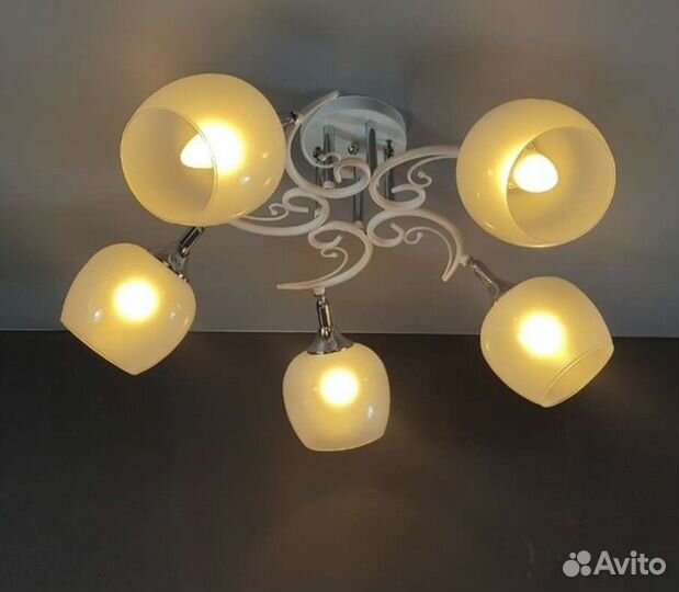 Люстра потолочная новая