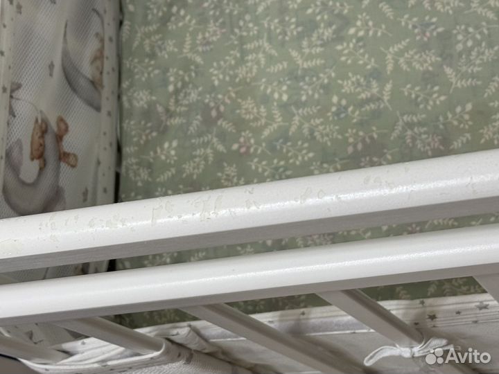 Детская кроватка с маятником, качалкой и ящиком