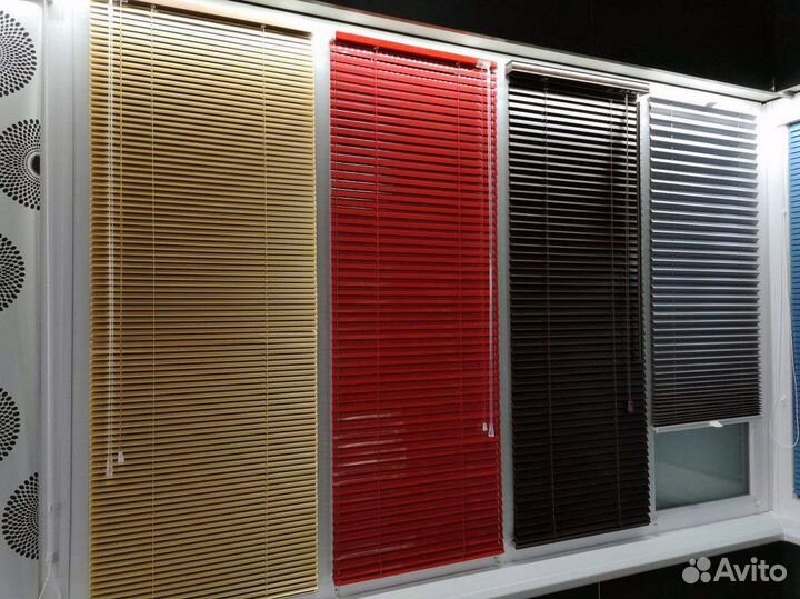 Жалюзи рулонные шторы день ночь