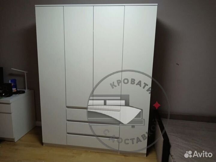Шкаф распашной