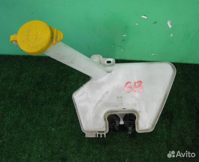 Бачок омывателя Toyota Yaris P13 2015