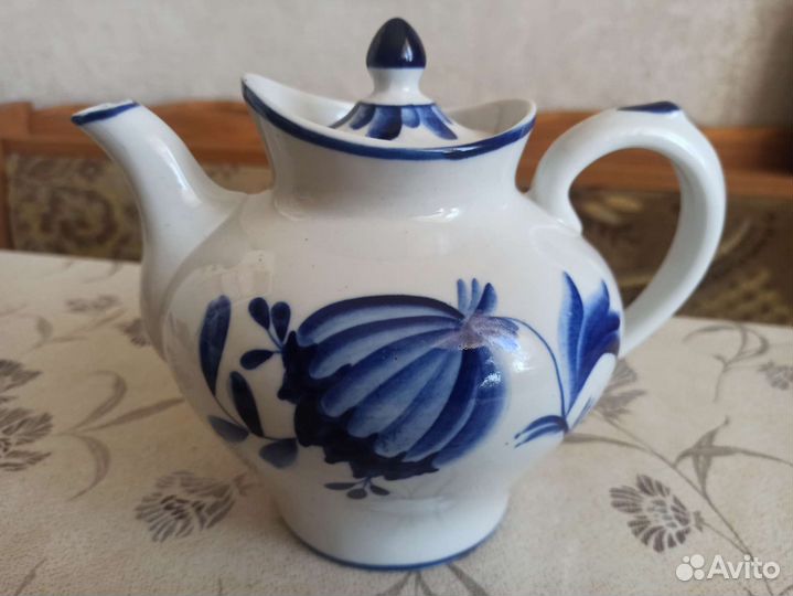 Сервиз чайный. Чайник Гжель