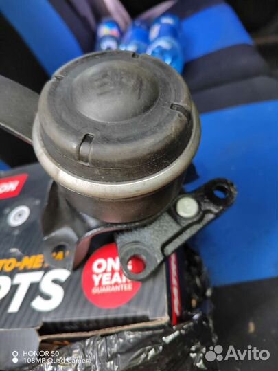 Подушка двигателя