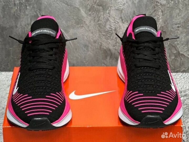 Кроссовки женские Nike