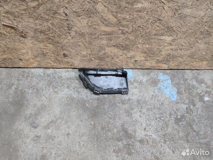 Накладка бампера задняя правая Genesis G70 седан