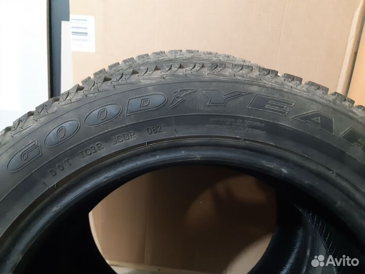 Goodyear UltraGrip Ice+ 215/55 R17 94