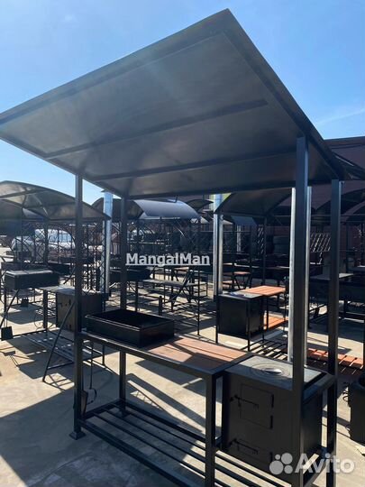 Мангал с крышей