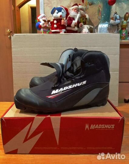 Лыжи беговые fisher 210 с ботинками 45р и палками