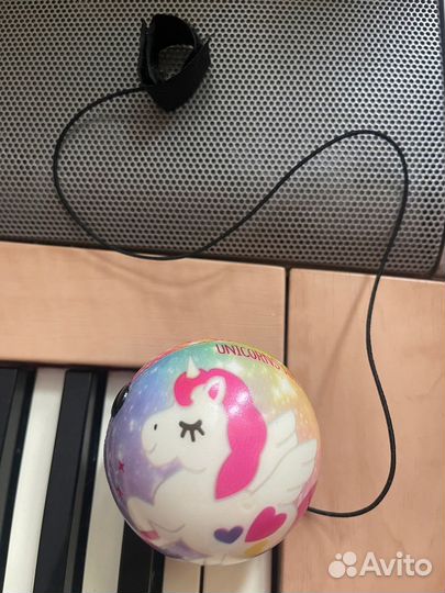 Мячик на резинке