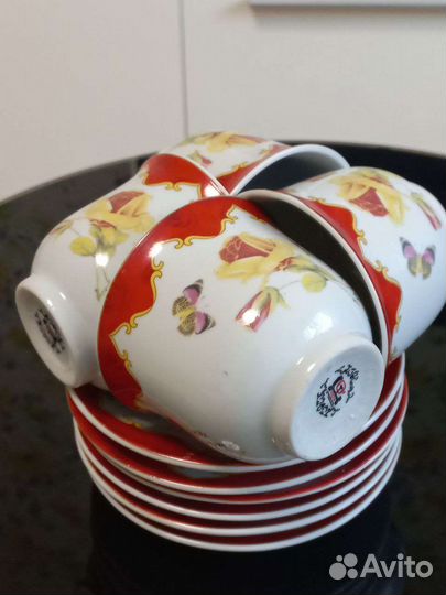 Чайные чашки с блюдцами