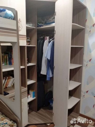 Двухъярусная кровать