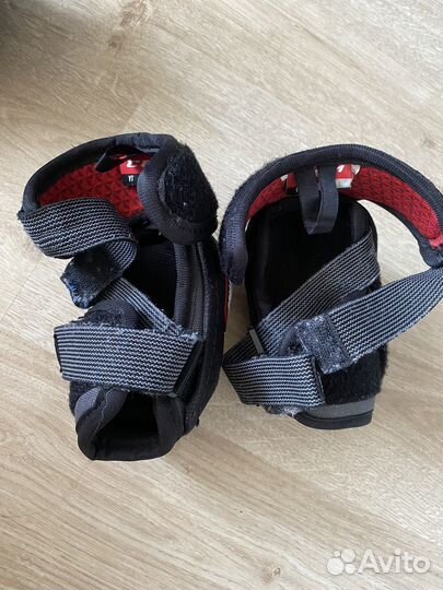 Налокотники хоккейные детские ccm Yth small