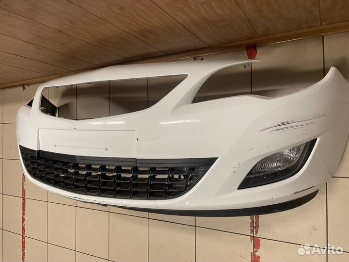 Бампер передний Opel Astra J 13264403