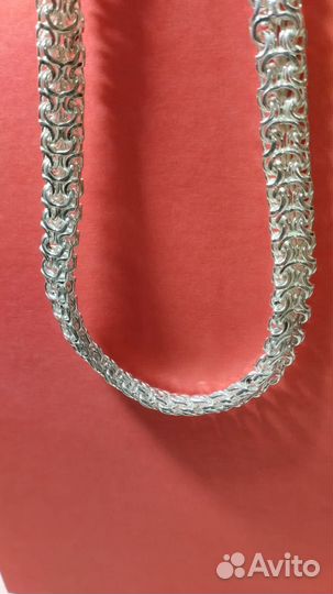 Серебряные цепи и кресты