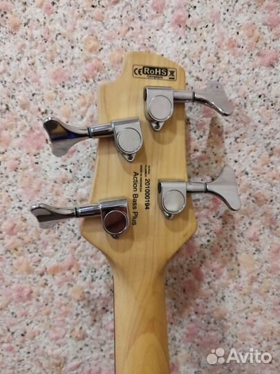 Бас гитара Cort