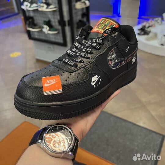 Nike Air Force 1 Low 