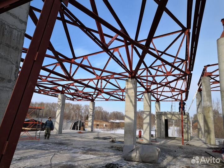 Бригада монтажников металлоконструкций и сэндвич