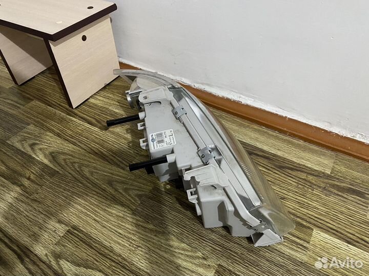 Фара передняя левая 2110