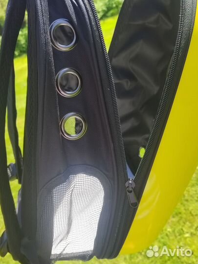 Переноска для кошек и маленьких собак