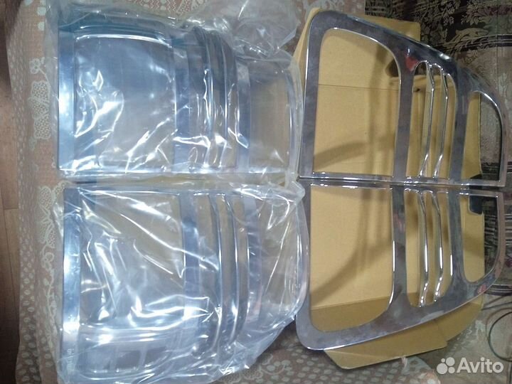 Toyota Land Cruiser (100) 1998-2005 Хром фонарей