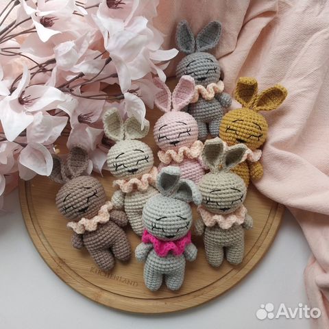 Брелочки зайчики вязаные