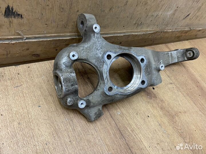 Кулак поворотный передний правый Porsche Cayenne 2