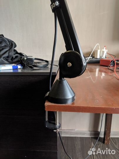 Студийный микрофон AKG P220 + Rode PSA1(Пантограф)