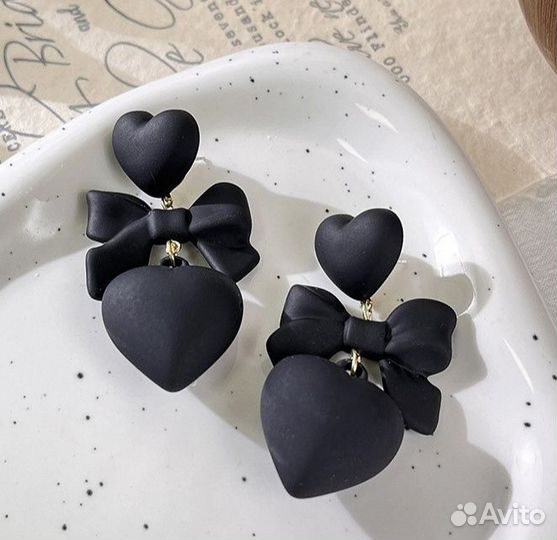 Суперские серьги бантики с сердцем новые