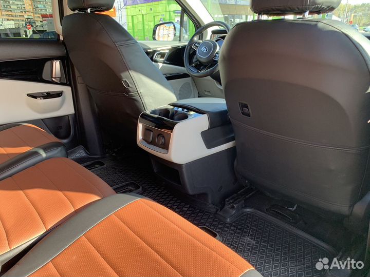 Пассажирские и грузовые перевозки, минивэн