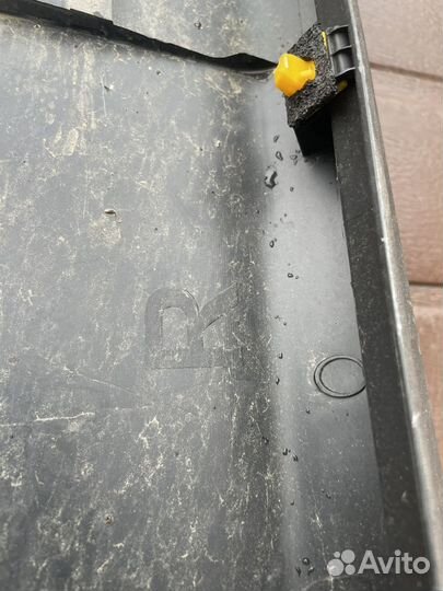 Порог правый Kia Carnival KA4