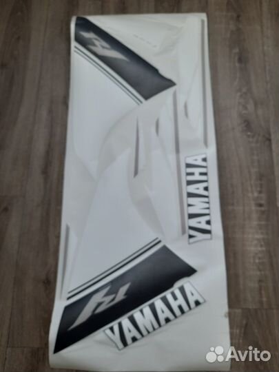 Наклейки yamaha R1 2010
