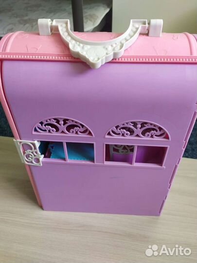 Кукольный домик с мебелью