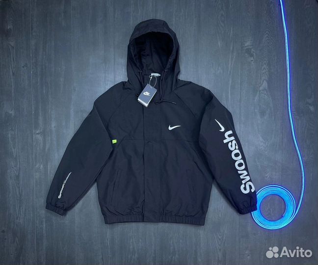 Ветровка Nike Swoosh