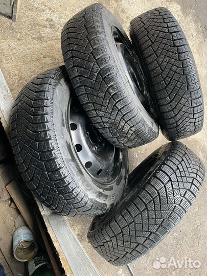 Pirelli Ice Zero FR 185/65 R15 92T