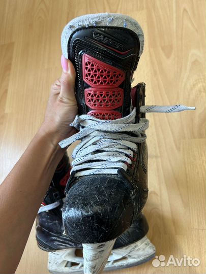 Хоккейные коньки bauer