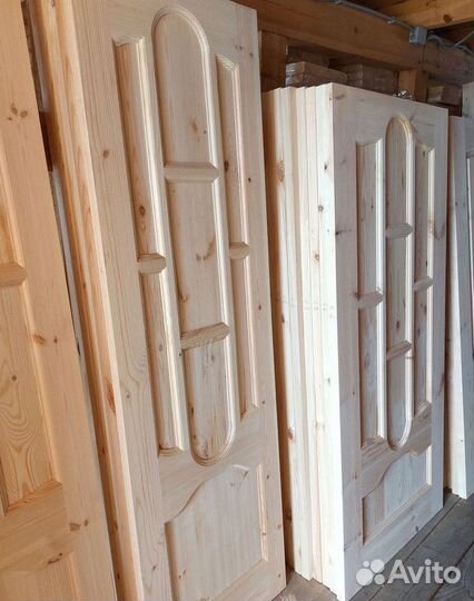 Межкомнатная дверь из дерева