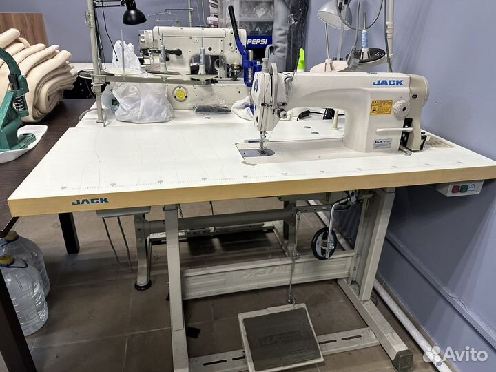 Швейная машина Jack