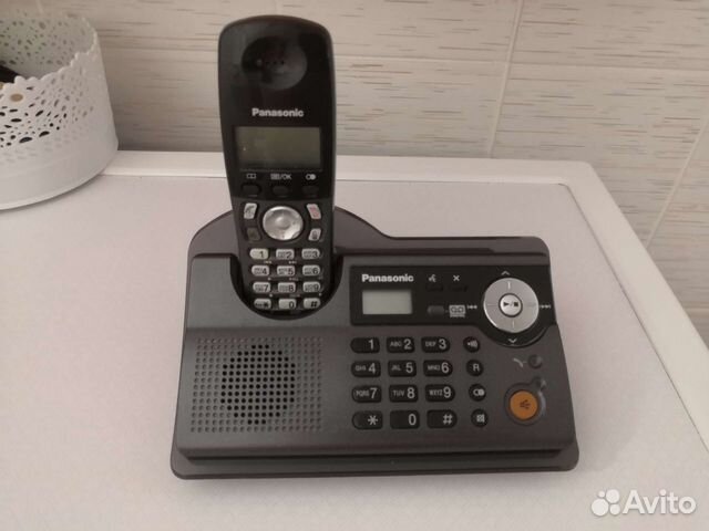 Радиотелефон Panasonic с автоответчиком