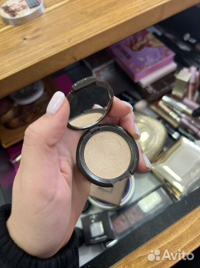 Becca хайлайтер moonstone