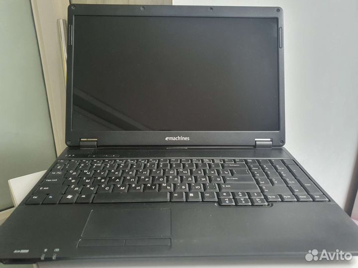 Ноутбук eMachines 15.6 4Gb SSD