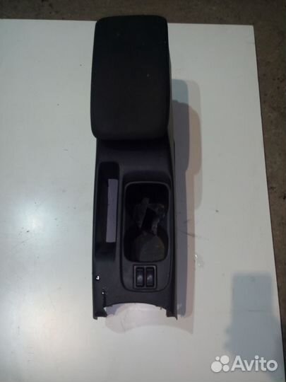 Консоль подлокотник mitsubishi lancer 9