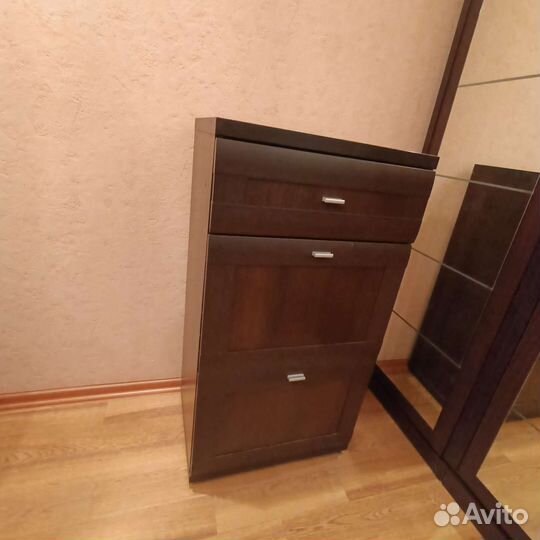 Вешалка в прихожую с обувницей