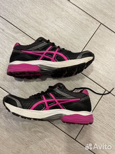 Кроссовки женские asics goretex